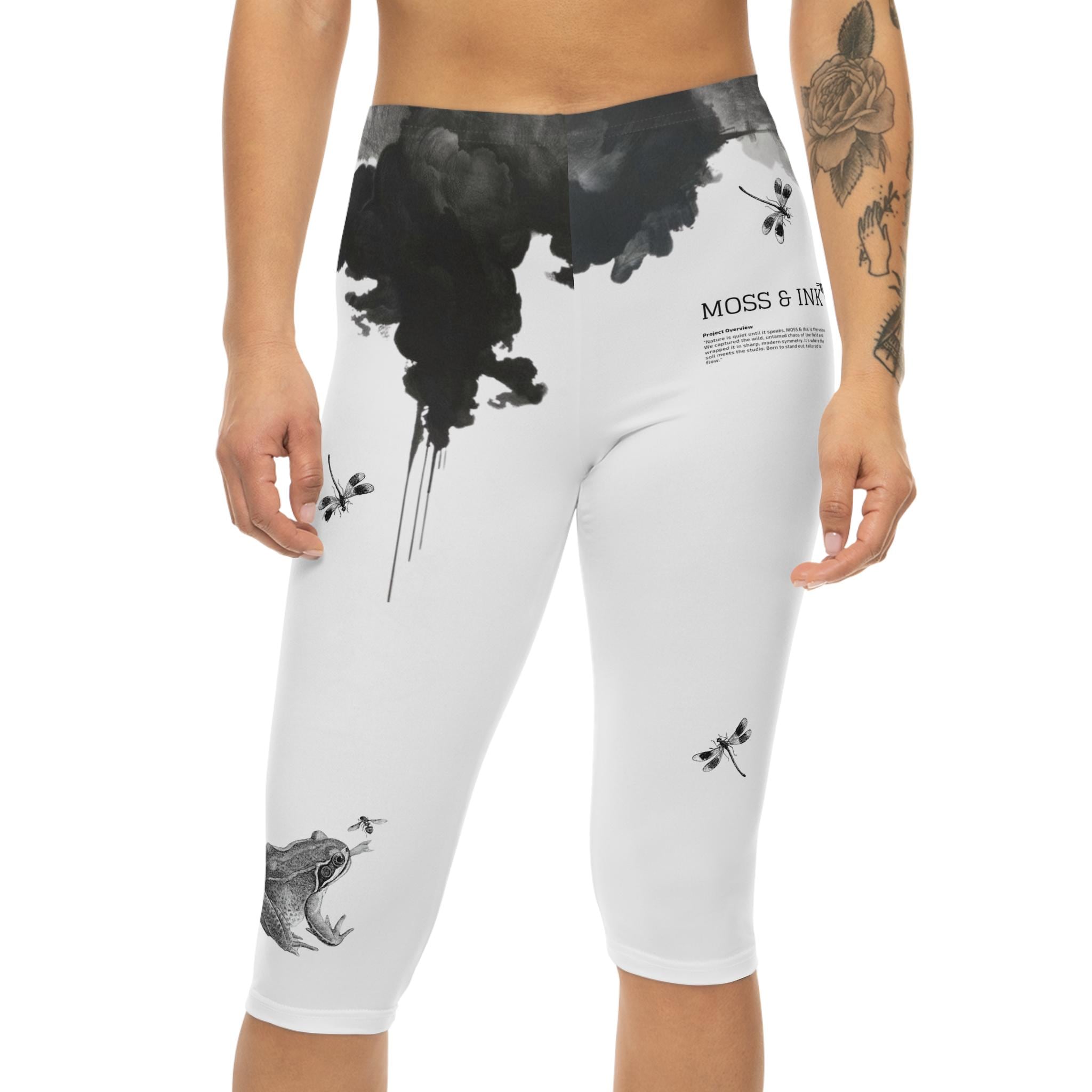 Black Ink Frog Dragonfly Print Capri Leggings | Nature Illustration AOP