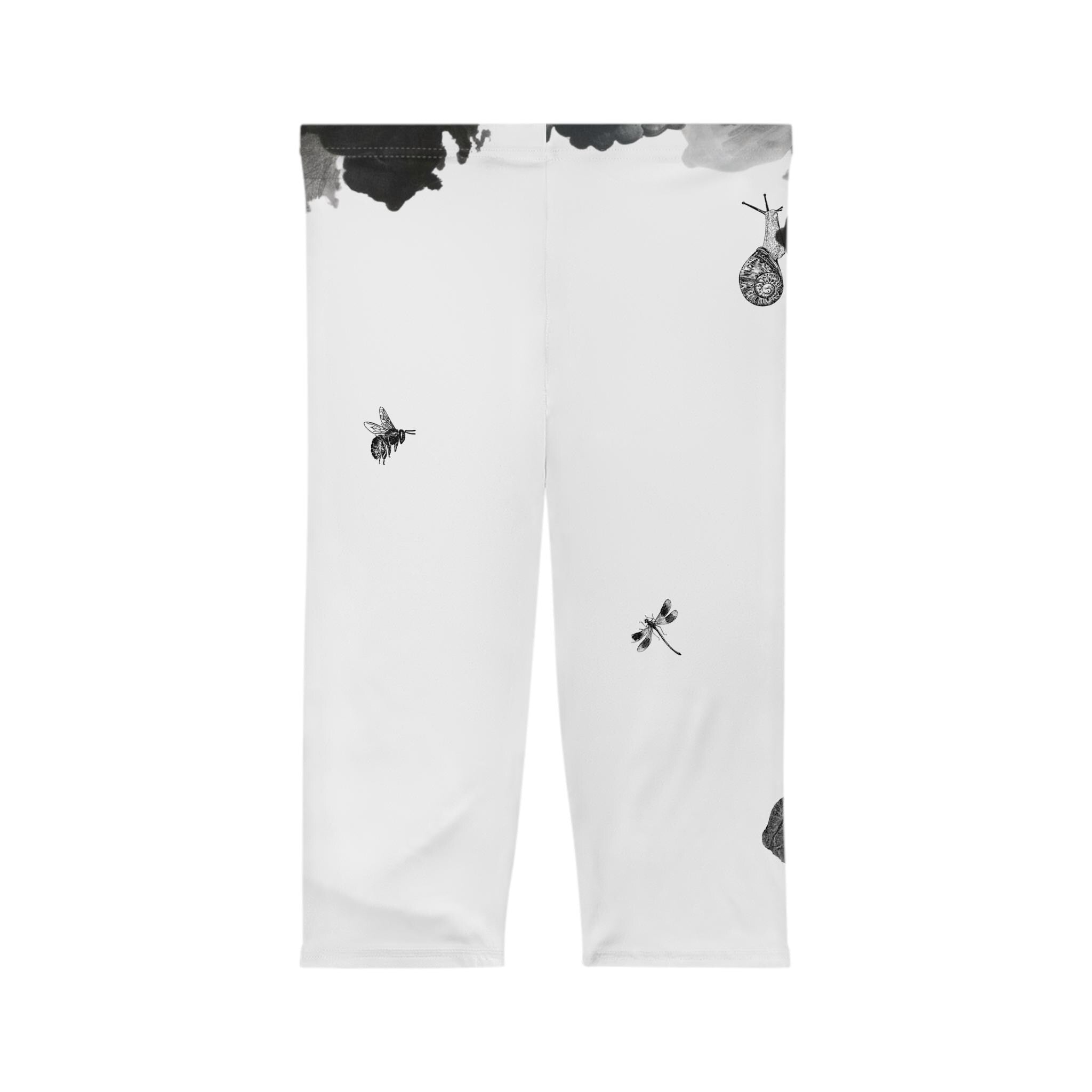Black Ink Frog Dragonfly Print Capri Leggings | Nature Illustration AOP